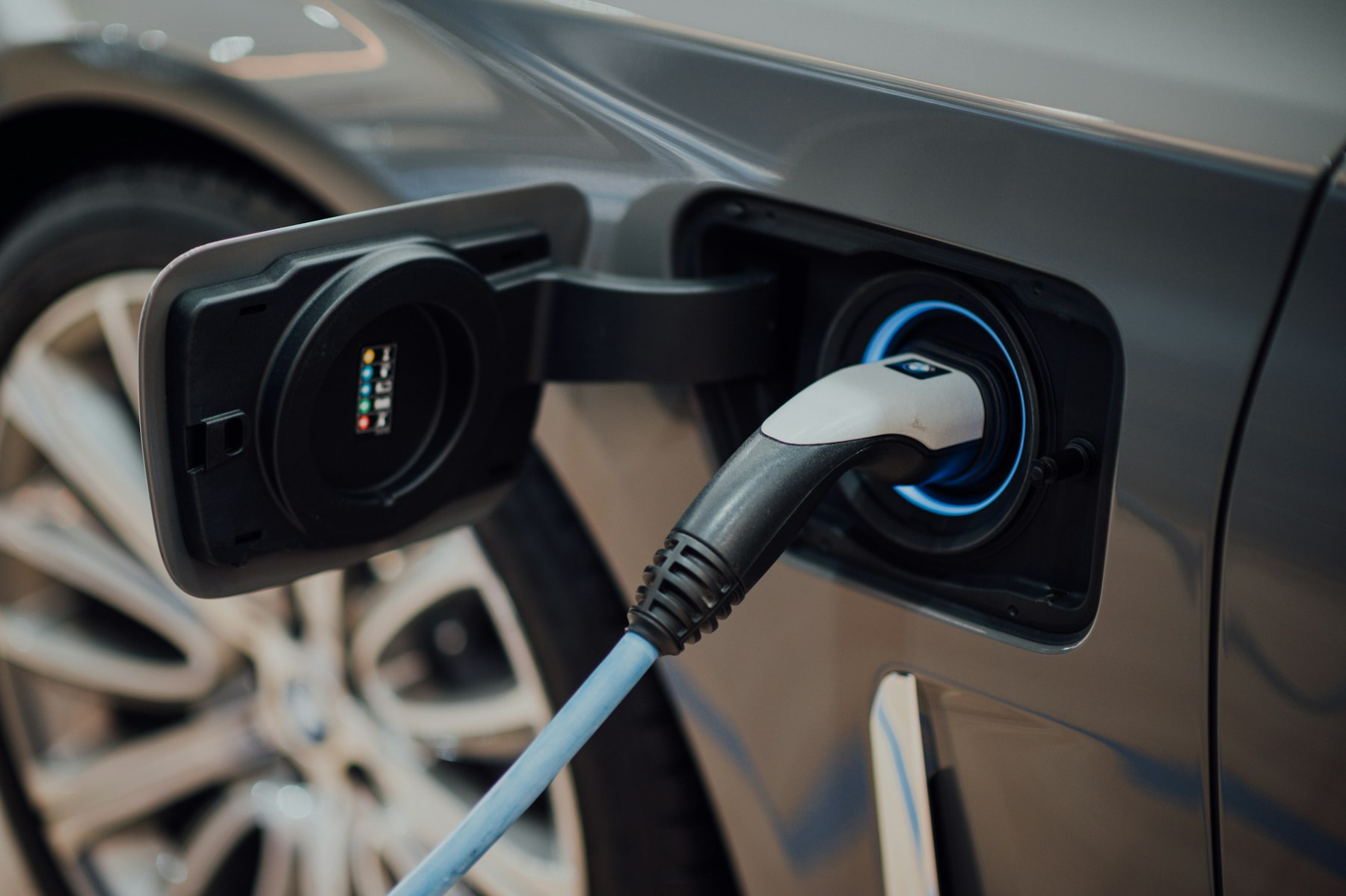 Electric vehicle charging connector