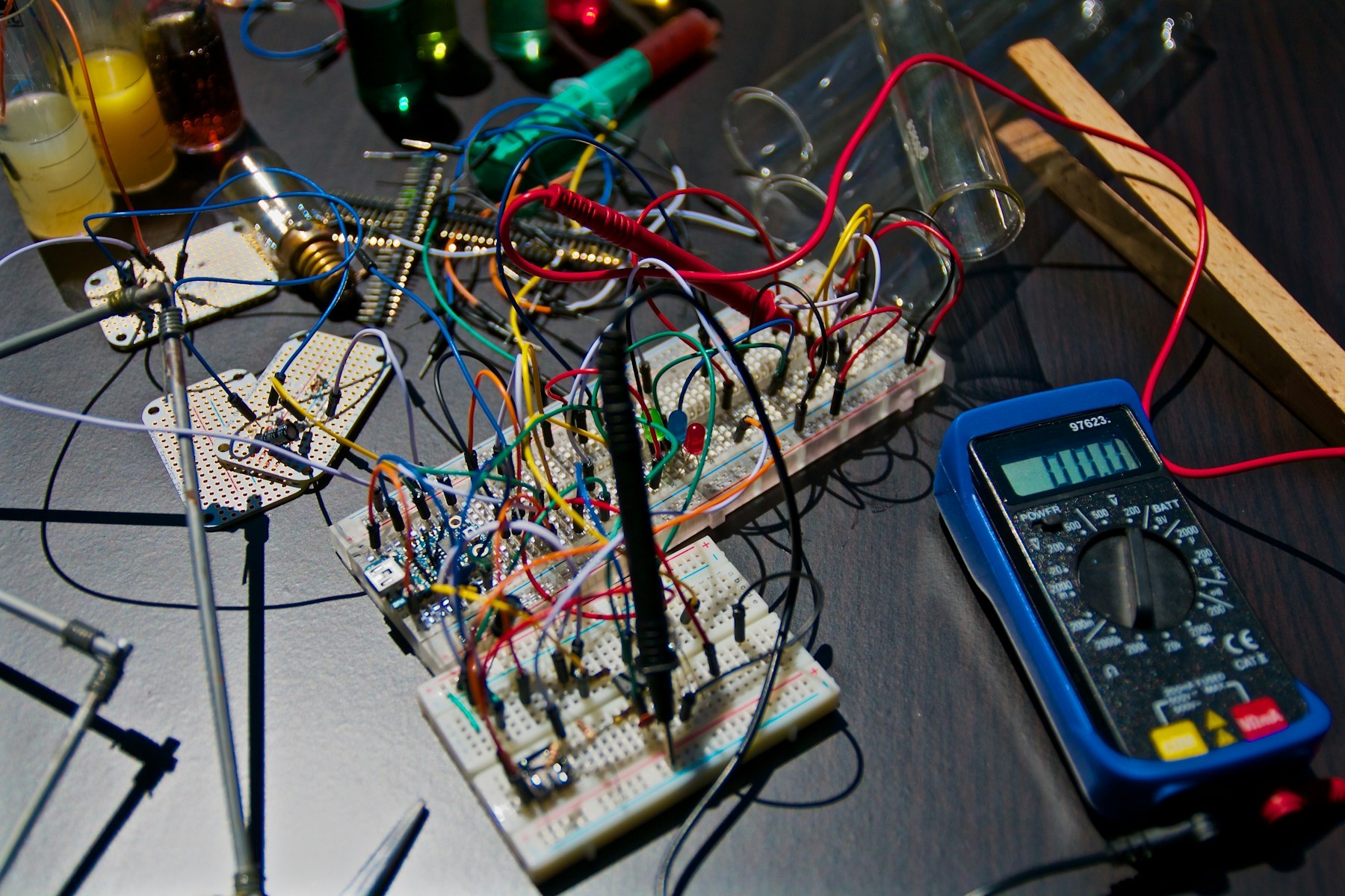 Electrical engineering bench with test equipment